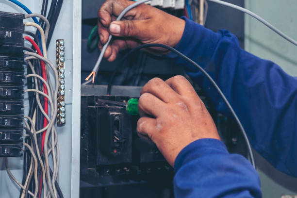 Best Licensed Electrician  in Mcminnville, OR